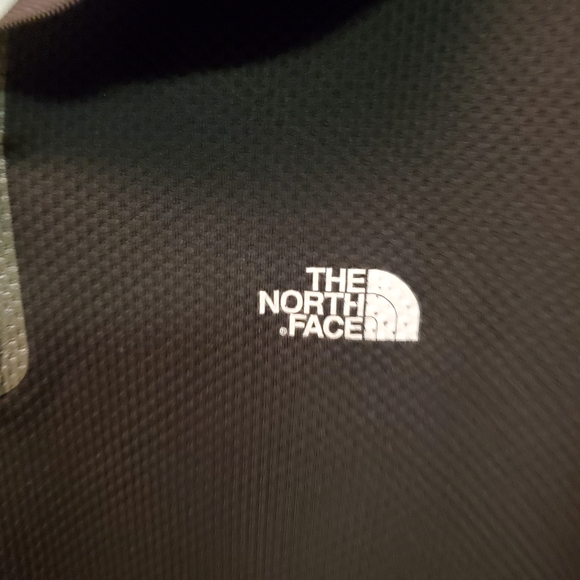 Men's NorthFace Short Sleeve Polo Medium - Picture 2 of 4